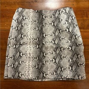 Wild Honey Black and Gray Snake Print Mini Skirt Size Medium